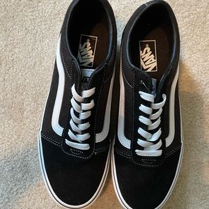 Brand new never worn men’s vans with laces